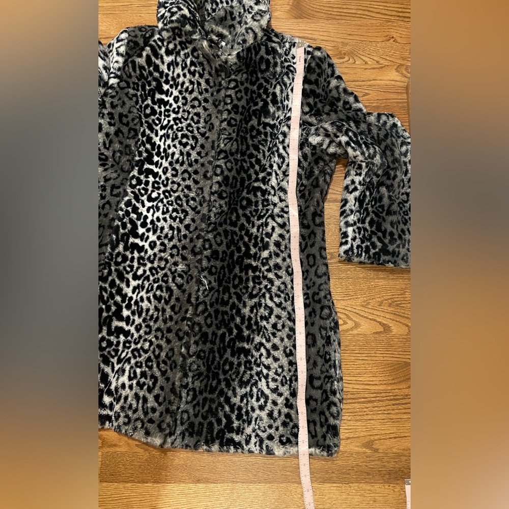 VTG Snow Leopard Print Faux Fur Coat silver/black